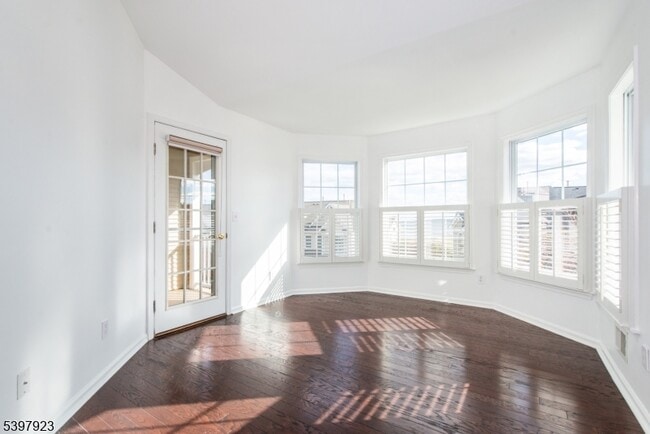 Building Photo - 43 S Shore Dr