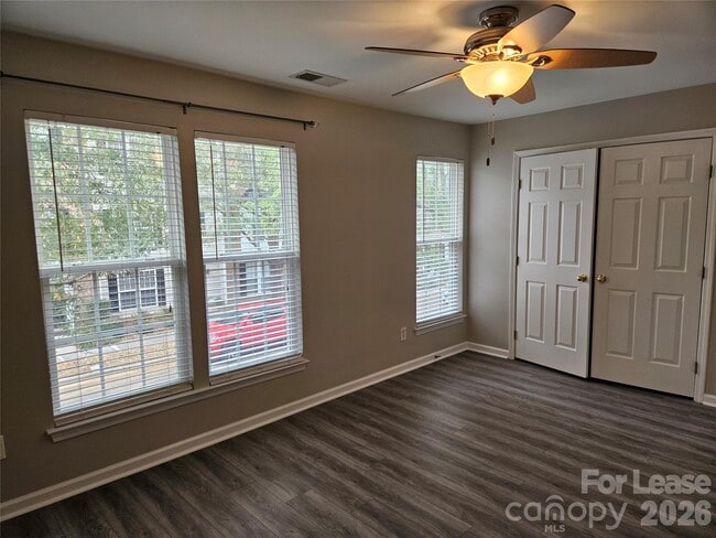 Building Photo - 10427 Alexander Martin Ave