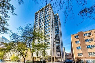 Building Photo - 5740 N Sheridan Rd