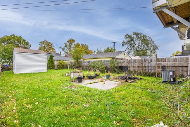 Building Photo - 1838 Markese Ave