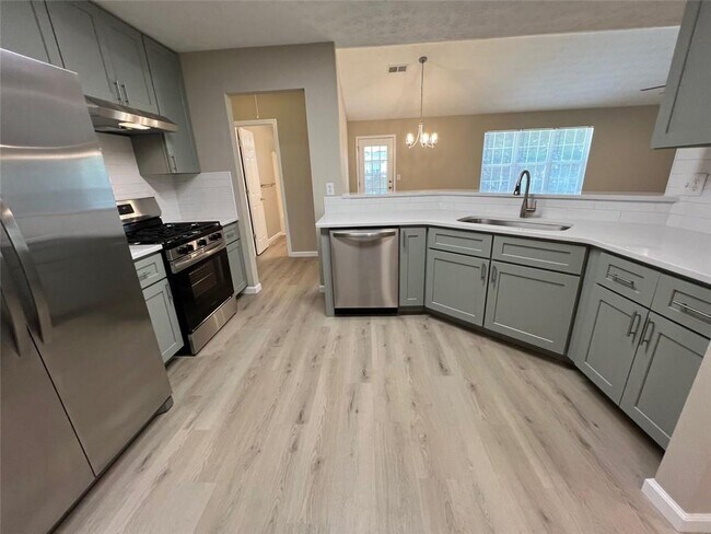 Building Photo - 2717 Lake Park Ridge E