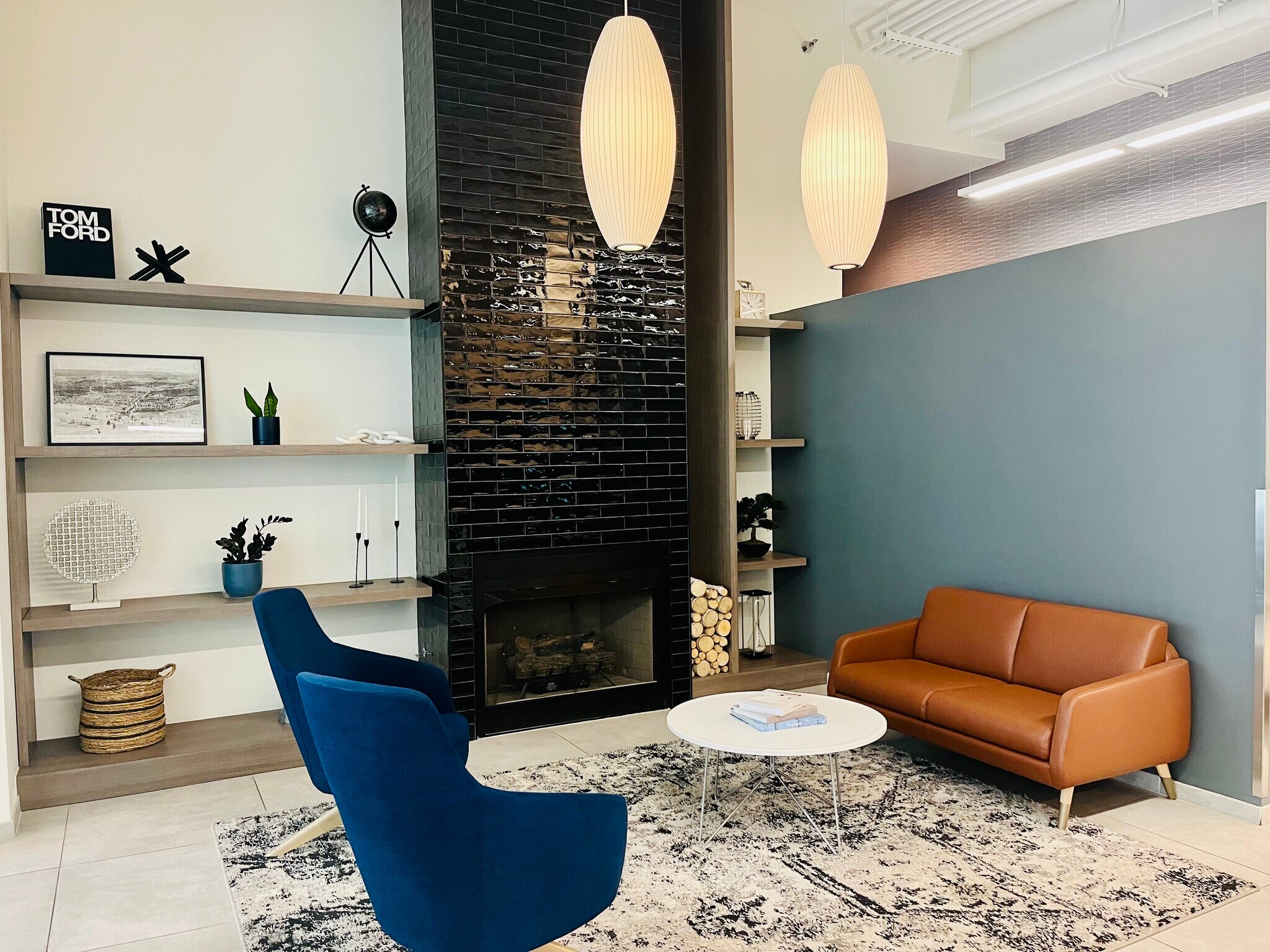 Building Photo - 909 W Washington Blvd