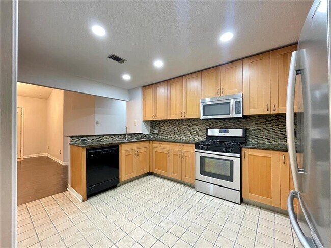 Building Photo - 5912 Avery Island Ave