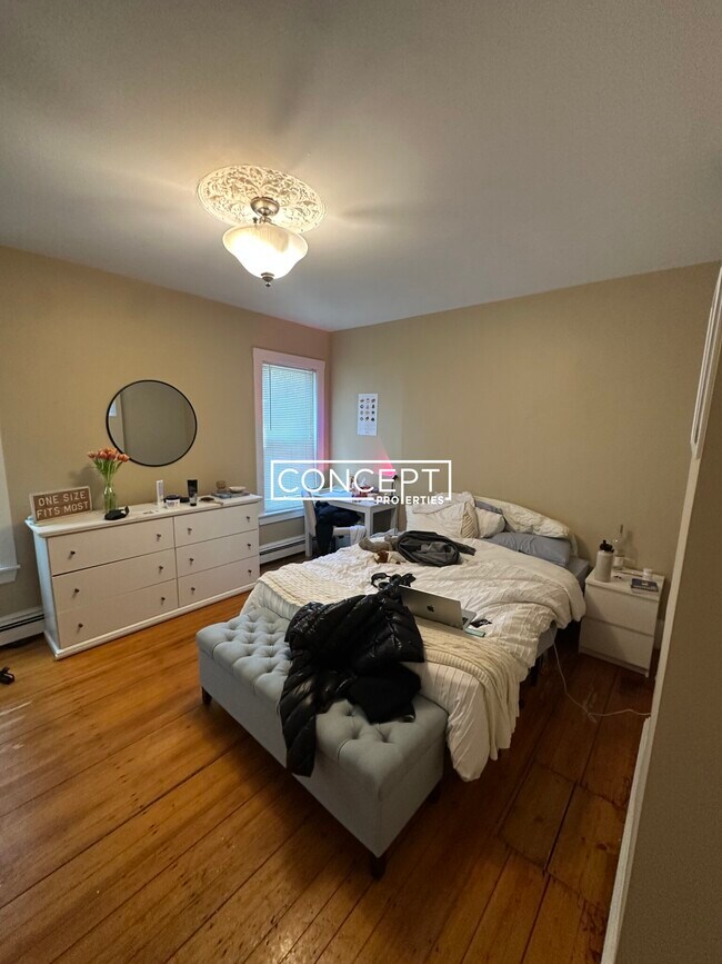 Building Photo - 44A Hillside St. Unit 1