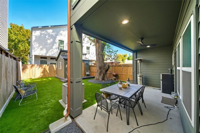 Building Photo - 1307 E 27th St