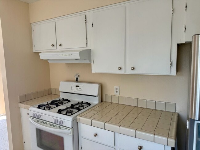 Building Photo - 4 Bed 2 Bath Home with Large Yard in Pacific Beach!