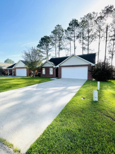 Building Photo - 549 Osprey Cir