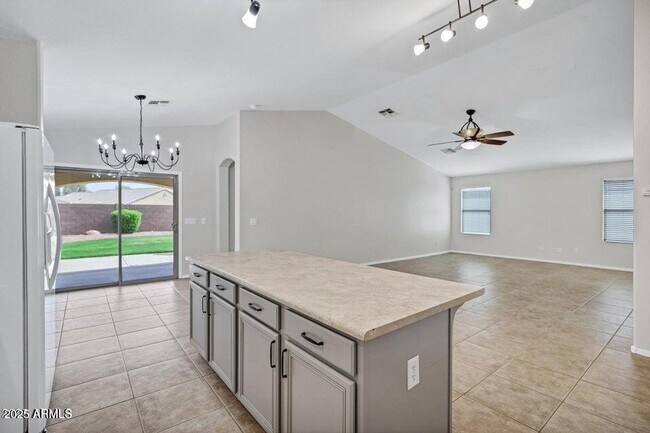 Building Photo - 2943 E Mead Dr