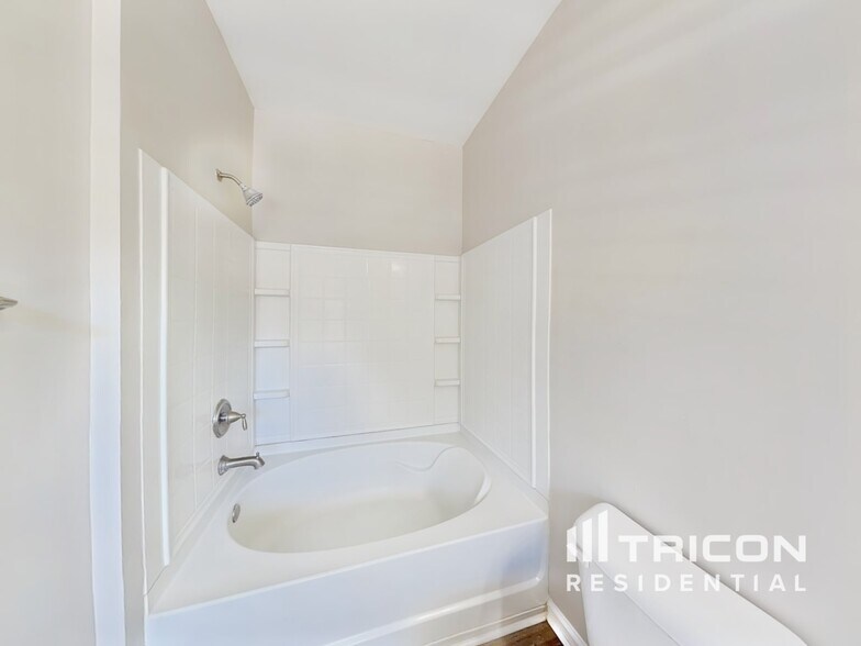 Building Photo - 258 White Mountain Pass