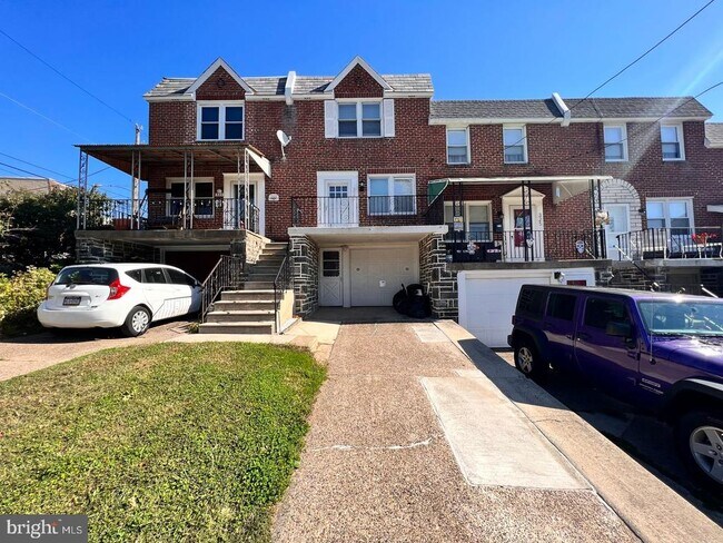 Building Photo - 327 Righter St