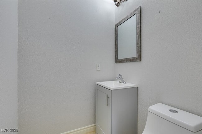 Building Photo - 9005 Semillon St