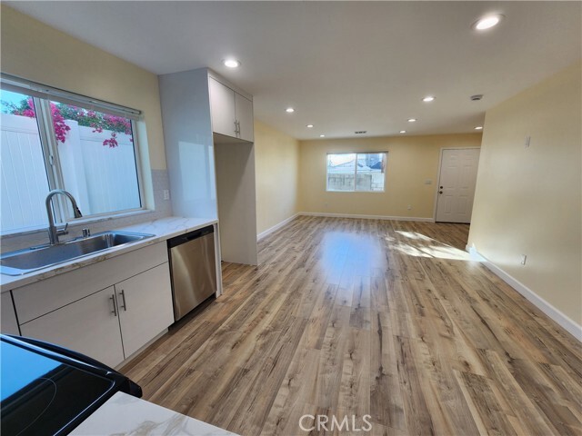 Building Photo - 16432 Halsted St