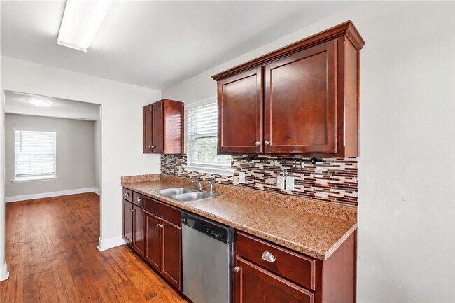 Building Photo - 7 Fiore Dr