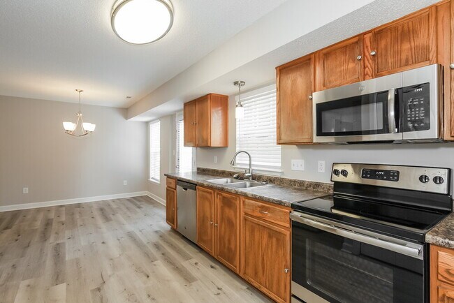 Building Photo - 4834 Hopewood Ln