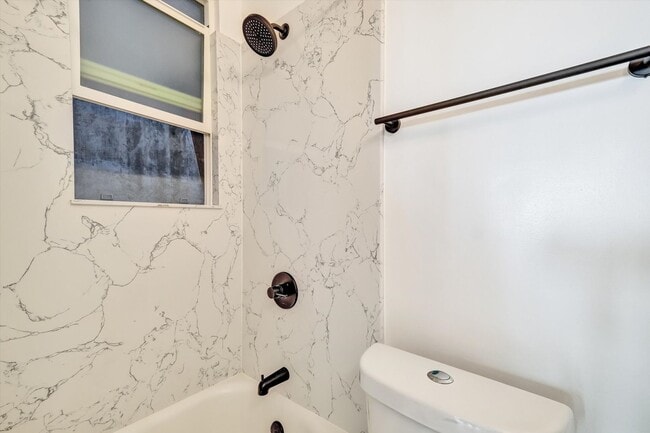 Building Photo - Furnished 3-Bedroom Apartment for 5 – Shar...
