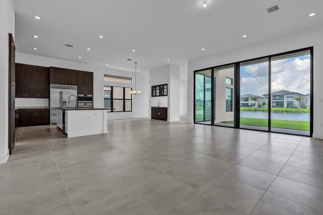 Building Photo - 9523 Riverside Pk Dr