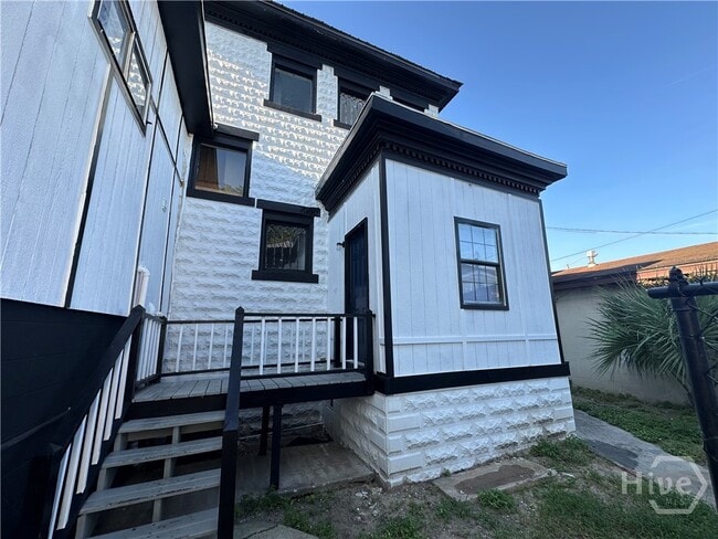 Building Photo - 312 W 37th St