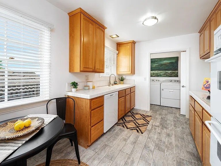 Building Photo - 10746 Cranks Rd