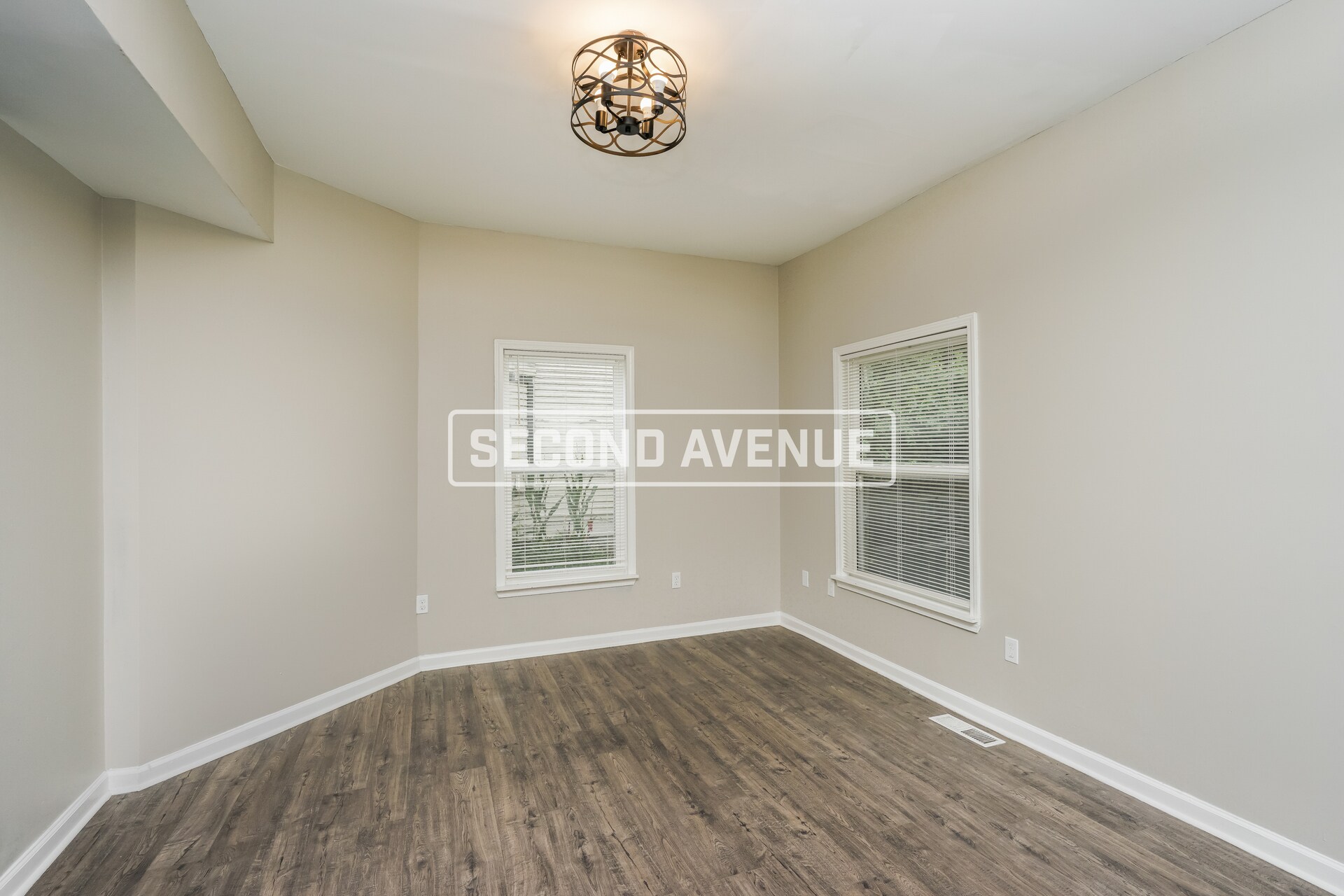 Building Photo - 916 Fairbanks Ave