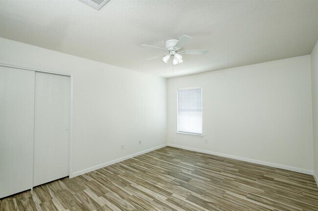 Building Photo - 1204 Kenneys Way