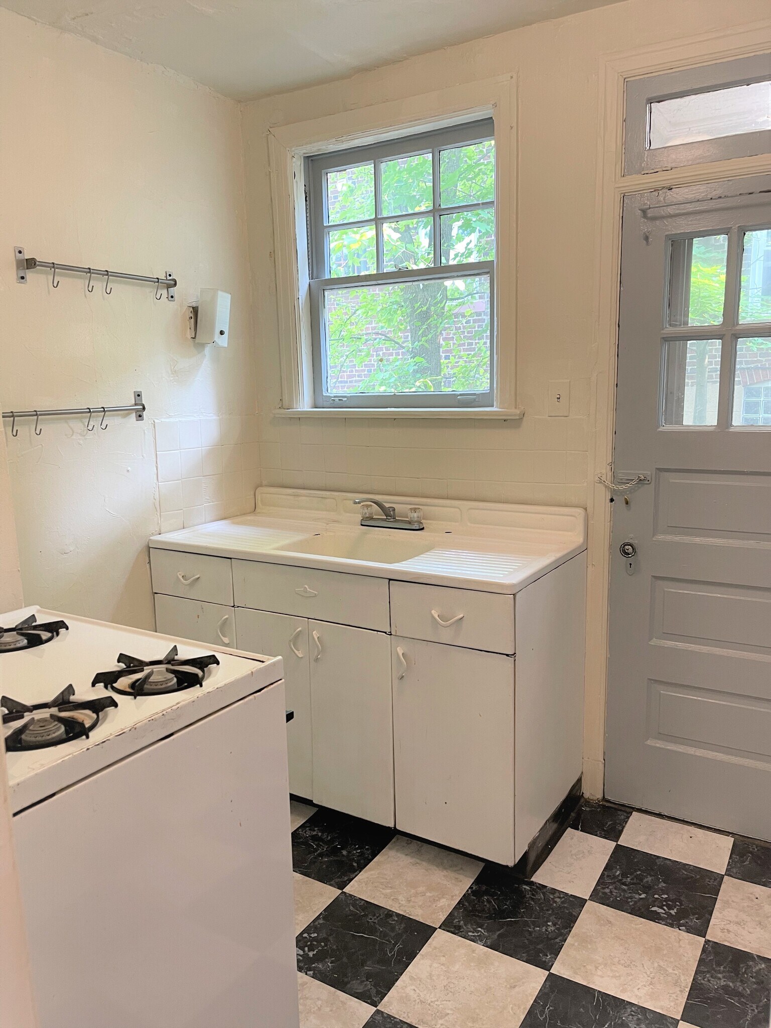 Building Photo - 1405 Severn St