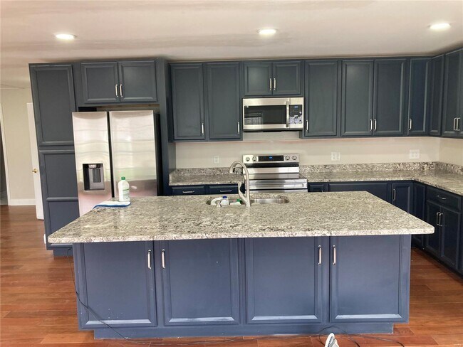 Building Photo - 705 Pleasant Valley Drive