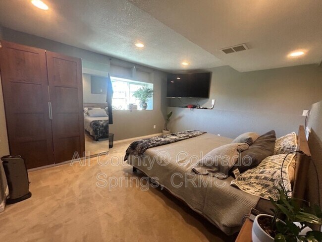 Building Photo - 6160 Grand Mesa Dr