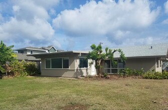 Building Photo - Three bedroom, Two Bath Single Family Home in the Kuliouou-Kalani Iki Neighborhood!
