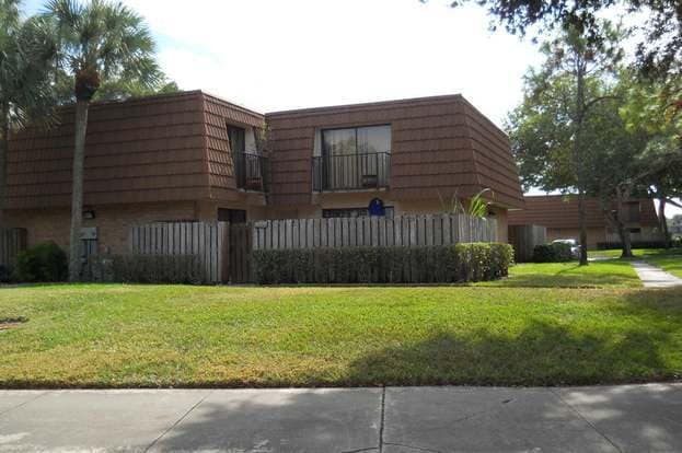 Building Photo - 233 Charter Way