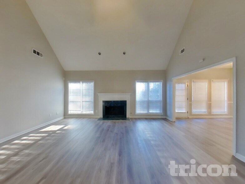 Building Photo - 8018 Christian Ct