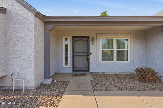 Building Photo - 1735 E Stephens Dr