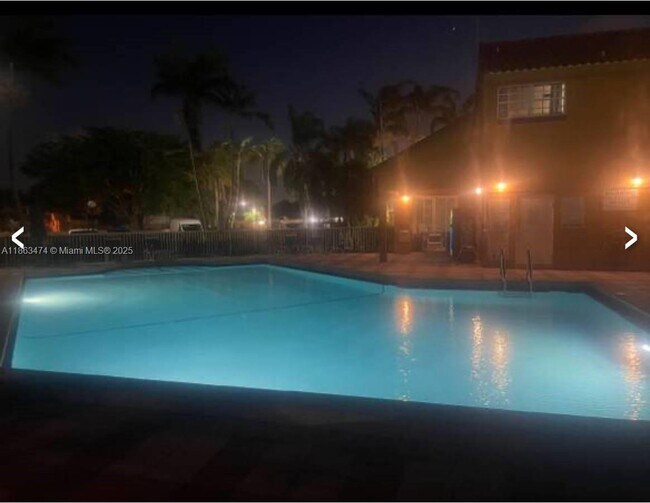 Building Photo - 9715 Fontainebleau Blvd