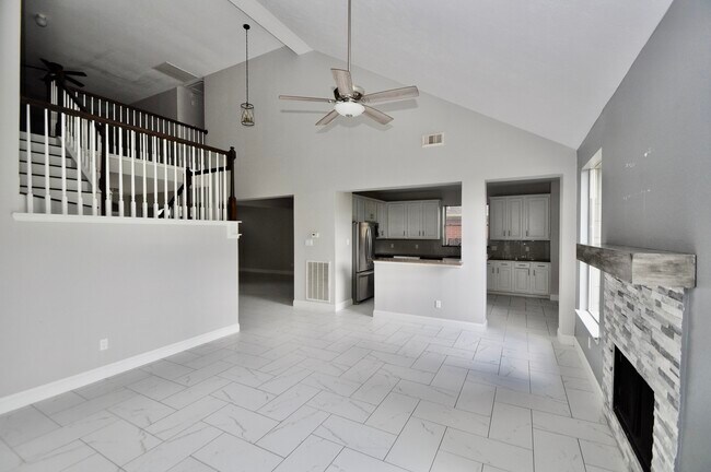 Building Photo - 8819 Hedgestone Ct