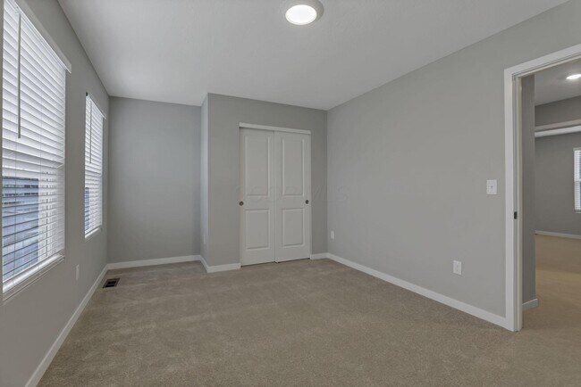 Building Photo - 3832 Old Glory Lp