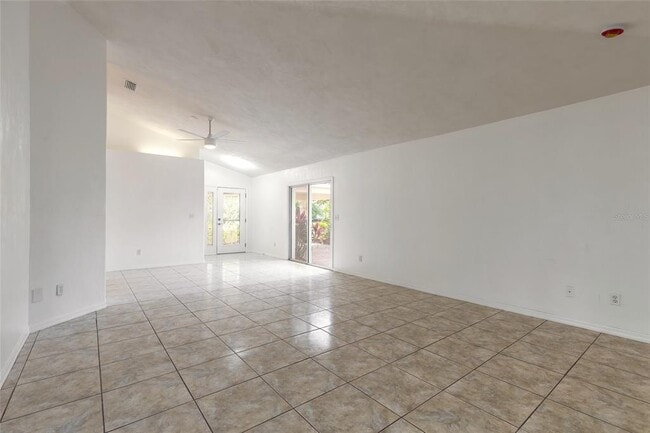 Building Photo - 1694 Town Park Dr