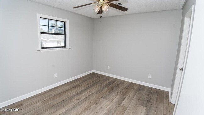 Building Photo - 247 Poinsettia Dr