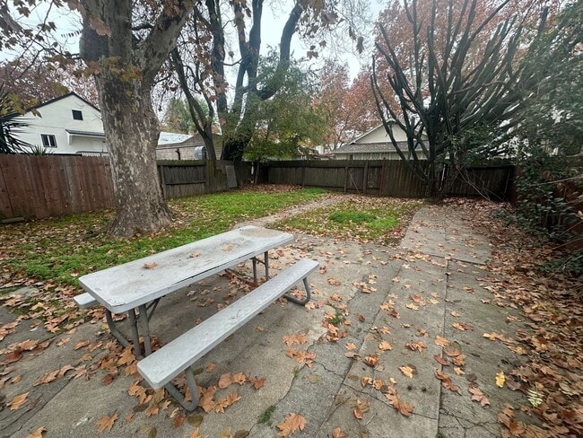 Building Photo - 2812 C St