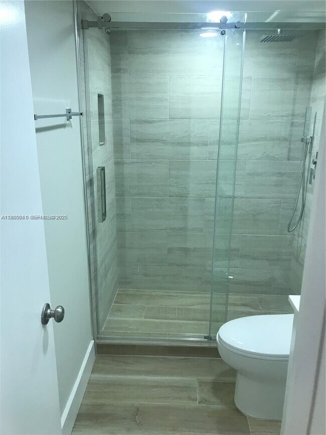 Building Photo - 358 Mansfield I