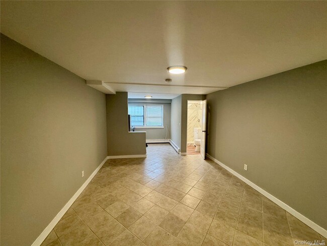 Building Photo - 470 E Broadway