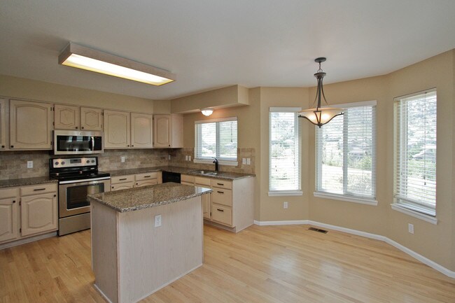 Building Photo - Beautiful 3BR Home in the Foothills of Golden