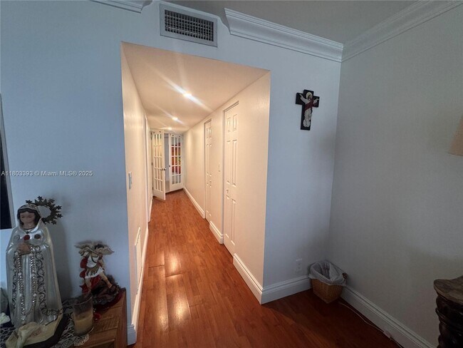 Building Photo - 18181 NE 31st Ct