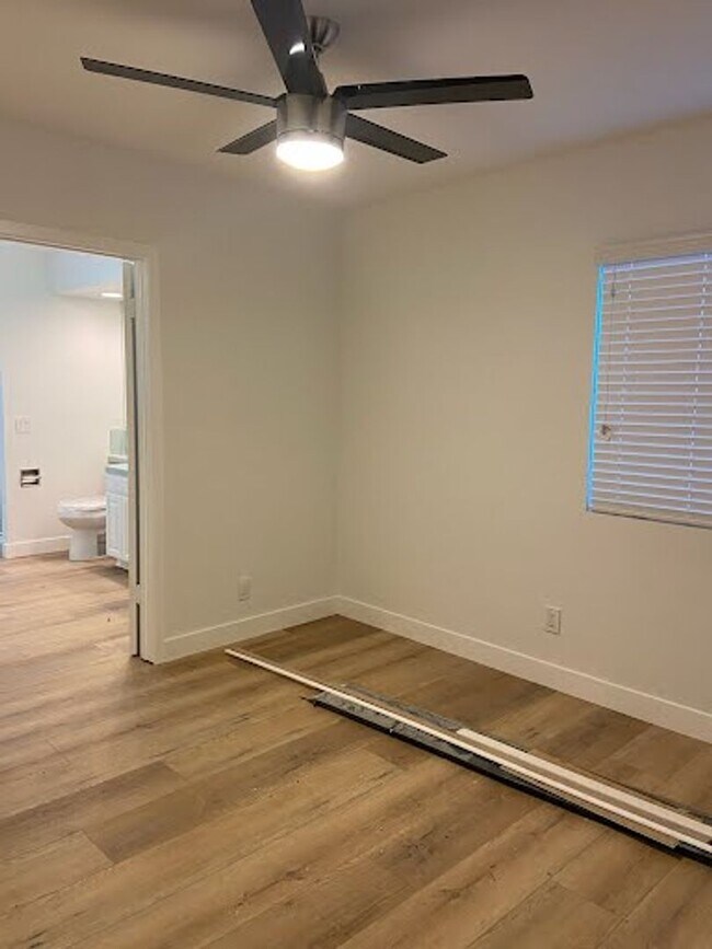 Building Photo - Charming Newly Renovated HOUSE with Privat...