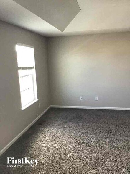 Building Photo - 1727 Declaration Dr W