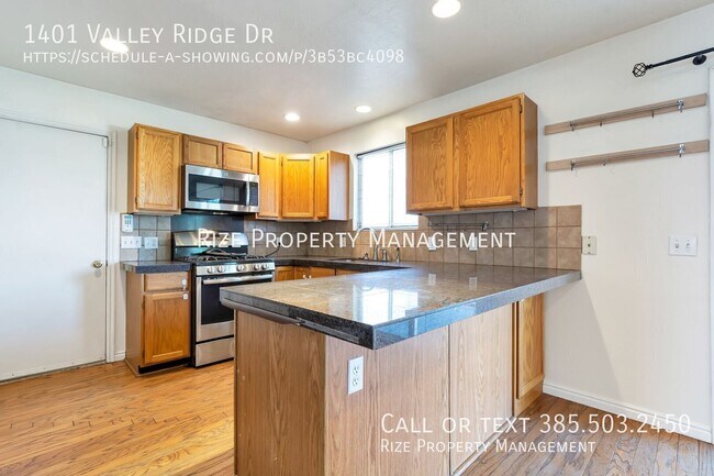 Building Photo - 1401 Valley Ridge Dr