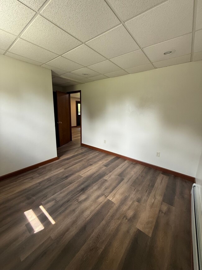 Building Photo - 2025 Millersburg Rd