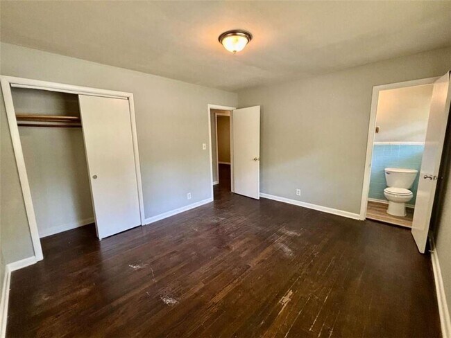 Building Photo - 2612 Dawn Dr