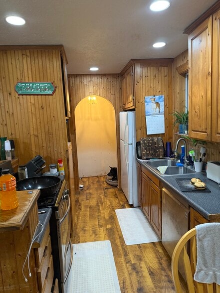 Kitchen - 7882 W Bridgton Dr