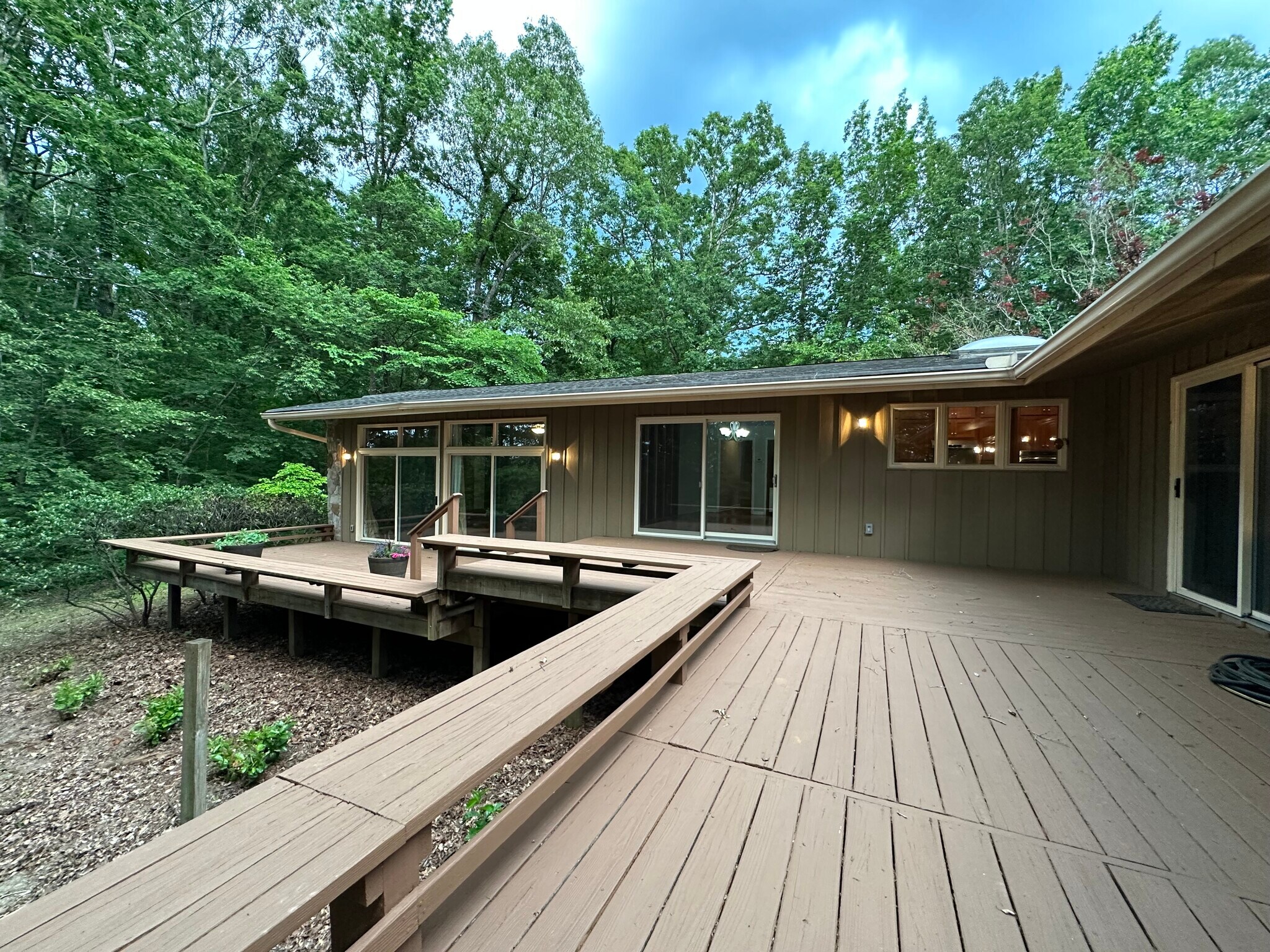 Building Photo - 66 Whispering Pines Dr