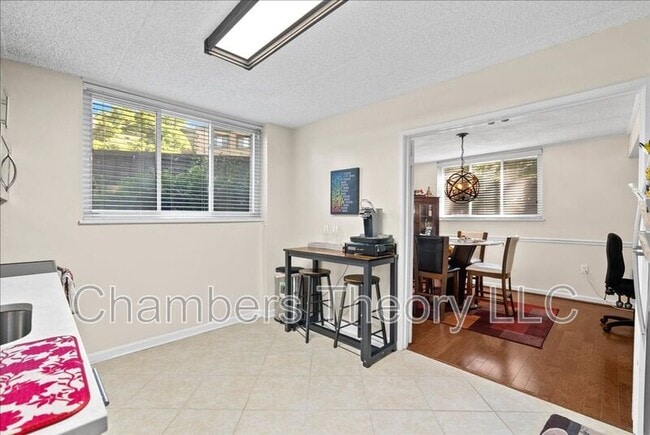 Building Photo - 5121 Maris Ave