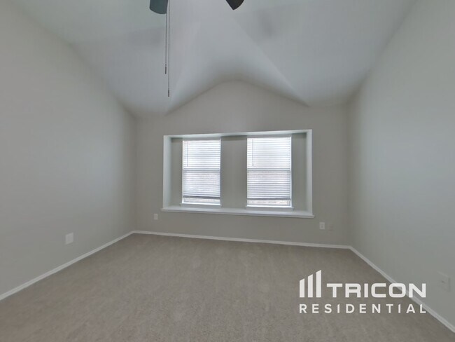 Building Photo - 20318 Yosemite Falls Dr